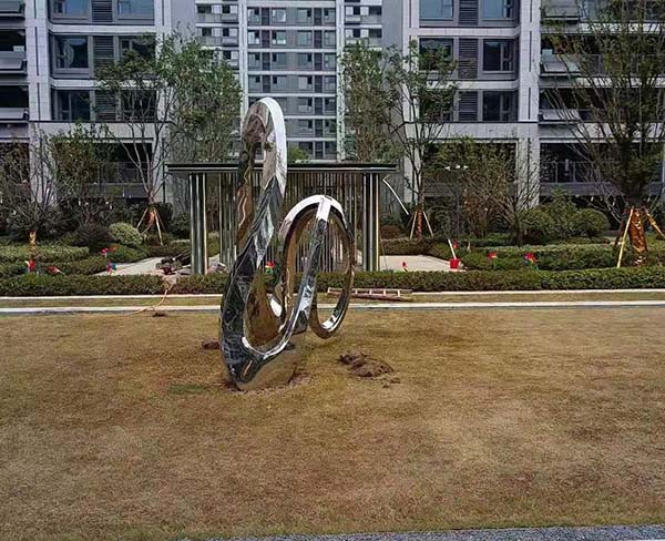 不銹鋼雕塑3